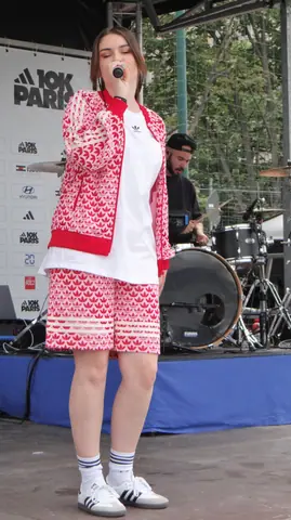 Adele Castillon concert 10km Adidas Paris 11 juin 2023 (4)