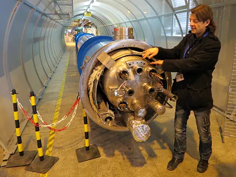 Collider tunnel