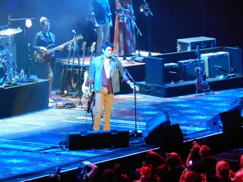 John Mayer at the Barclays Center (December 2013) 02