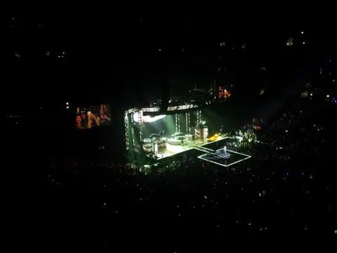 Demi Lovato at Nationwide Arena (Neon Lights Tour) 4