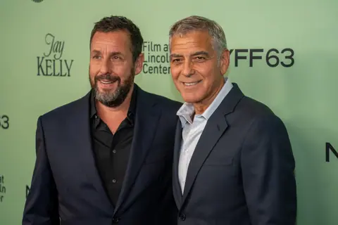 Adam Sandler George Clooney Jay Kelly-71