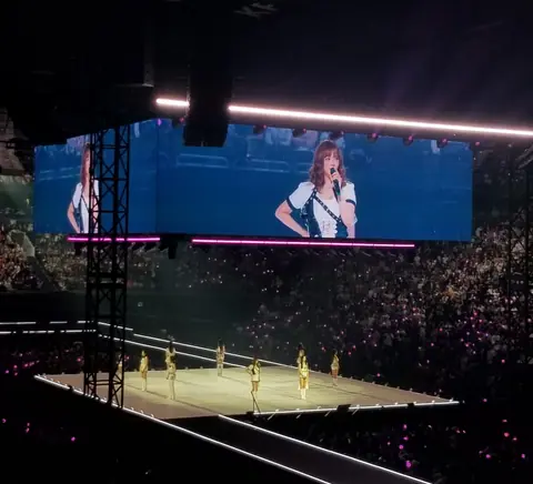 Jeongyeon opening remarks at the Twice This Is For World Tour in Vancouver, January 9, 2026 (zoom in)