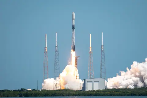 45th Space Wing Supports Successful Falcon 9 Starlink L-23 Launch (210407-X-QO603-1021)