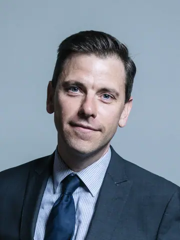 Official portrait of Chris Evans crop 2