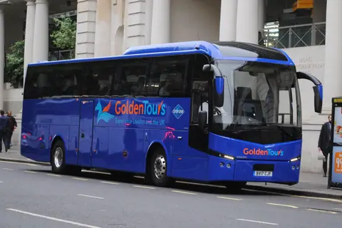 GOLDEN TOURS London - Flickr - secret coach park (1)