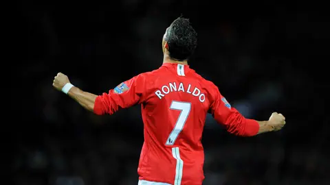 cristiano-ronaldo-5120x2880-17371