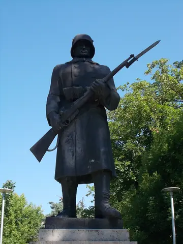 Kriegerdenkmal von Ferenc Varga, Soldat, 2024 Kiskunfélegyháza