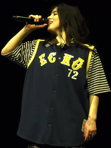 Billie Eilish performs "Birds of a Feather" in Inglewood (Dec 2024)
