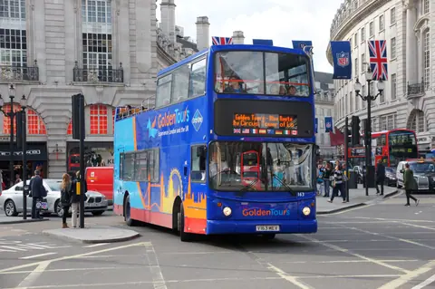 Golden Tours London bus 163 (V163 MEV), 23 October 2013
