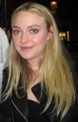 Dakota Fanning (2016) crop