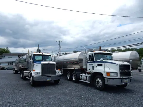 Centerport Milk Hauling Coop Trucks, Centerport PA 01