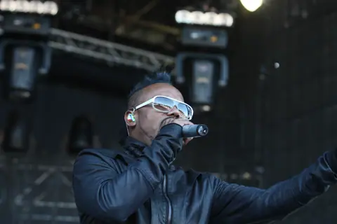Flickr - moses namkung - Black Eyed Peas 2